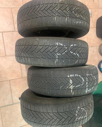 Pneumatici invernali Michelin Alpine 6 con cerchi
