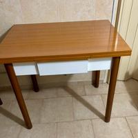 Tavolo cucina e madia 2 ante