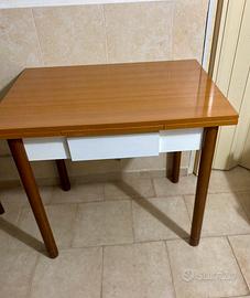 Tavolo cucina e madia 2 ante