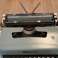 Macchina da scrivere Olivetti Lettera 32