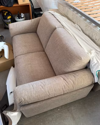 DIVANO DOPPIA SEDUTA 185x100 MAI USATO