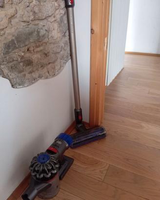 Dyson v 8 motorhead