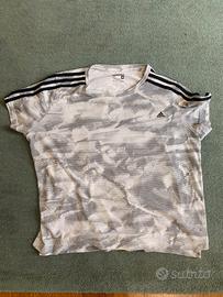 t-shirt bianca adidas per palestra