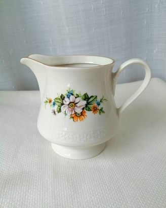 Lattiera vintage in porcellana oggettistica casa
