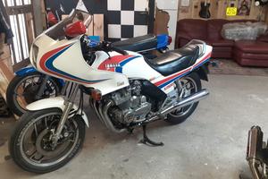 YAMAHA XJ 900