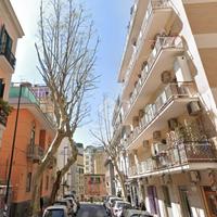 NEGOZIO A NAPOLI