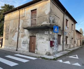 Casa indip.con giardino possibilità di demolizione