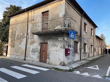 Casa indip.con giardino possibilità di demolizione