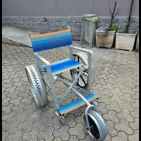 Carrozzina/sedia a rotelle da spiaggia
