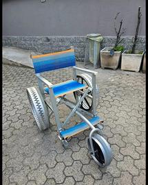 Carrozzina/sedia a rotelle da spiaggia