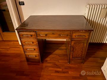Meravigliosa scrivania fine 800
