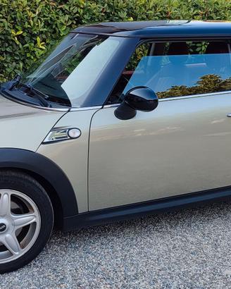 MINI Cooper Chili interno in pelle