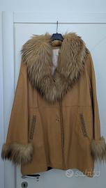 giacca in pelle con inserti in pelliccia