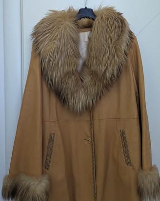 giacca in pelle con inserti in pelliccia