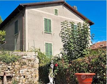 Casa di montagna vista apuane