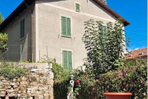 Casa di montagna vista apuane