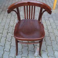 poltrona con braccioli thonet