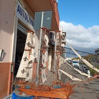 barca a vela in legno 