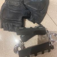 Guanti ed accessorio pinze palestra