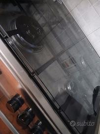 Cucina a gas con forno elettrico ventilato