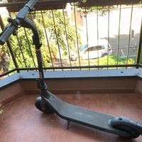 NINEBOT E2 Pro Monopattino