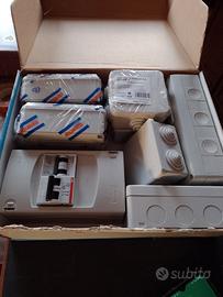 vari componenti elettrici 