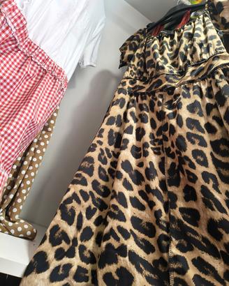 vestiti pantaloni maglie