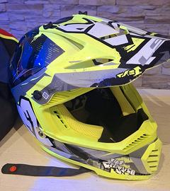 Casco con maschera