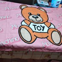 tovaglia moschino