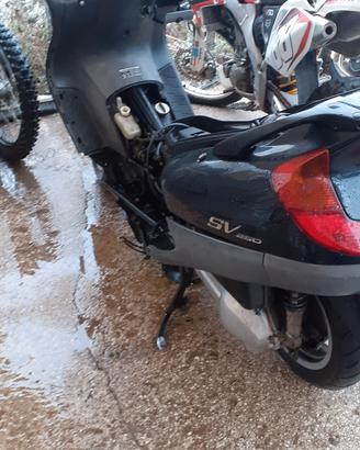 Scooter sv 250 peugeot