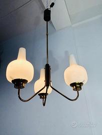 Elegante lampadario attribuito a Stilnovo, anni 50