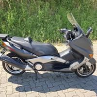 T-Max versione Black