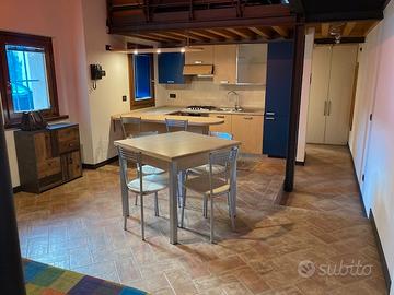 Appartamento openspace camera posto auto arredato