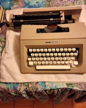 MACCHINA DA SCRIVERE OLIVETTI LETTERA 25