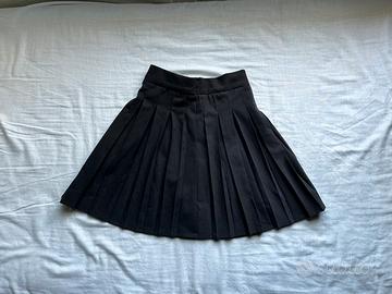 Gonna plissettata vita alta – Stile dark chic