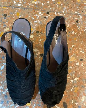 Scarpe camoscio con tacco