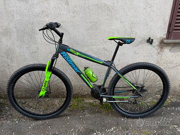 Bicicletta montain-bike