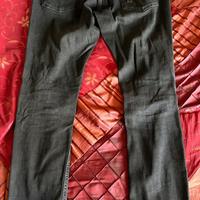 Jeans uomo colore nero