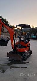 MINIESCAVATORE KUBOTA U17