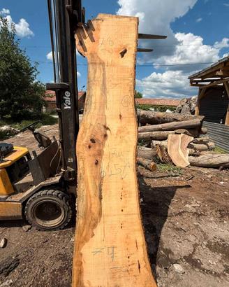 Tavole di legno artigianale in frassino