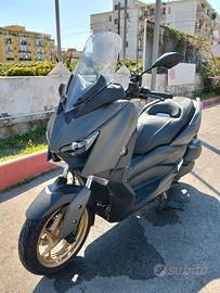 Xmax 300 tech max