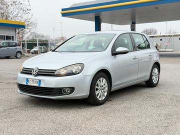 Volkswagen golf 1.2 benzina 105CV. Euro5.