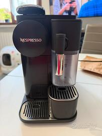 Macchina caffè Delonghi lattisisma one