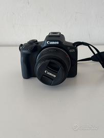 Canon EOS R50 + Obiettivo RF-S 18-45 mm