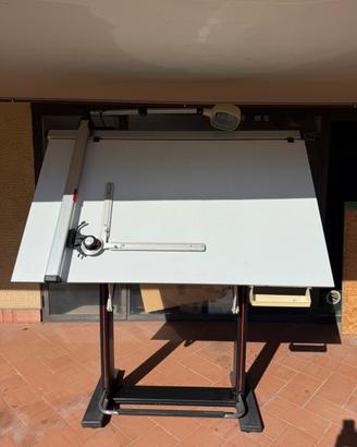 Tecnigrafo Leonard Neolt