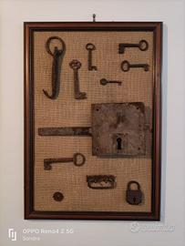 quadro con chiavistelli
