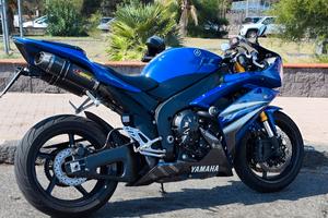Yamaha YZF R1