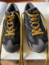 scarpe da ciclista con atacchi