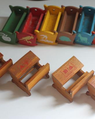 Lotto di mobili in legno in miniatura anni 60 banc