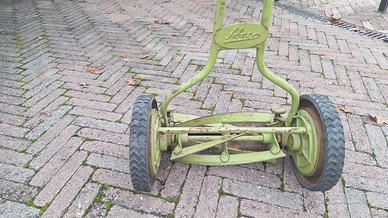 taglia erba manuale d'epoca